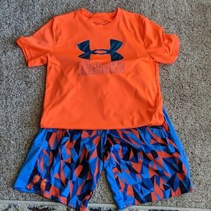 Boys size large under armour outfit